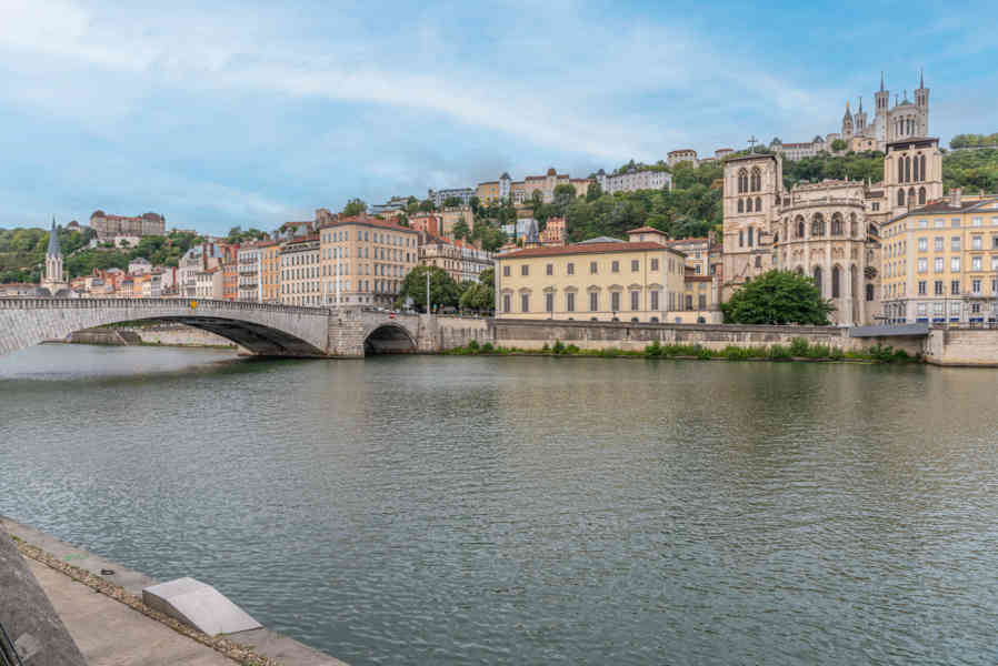 Francia - Lyon 093 - rio Saône.jpg